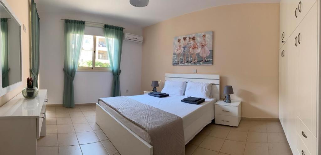 Royal Seacrest Residence Paphos Exterior photo