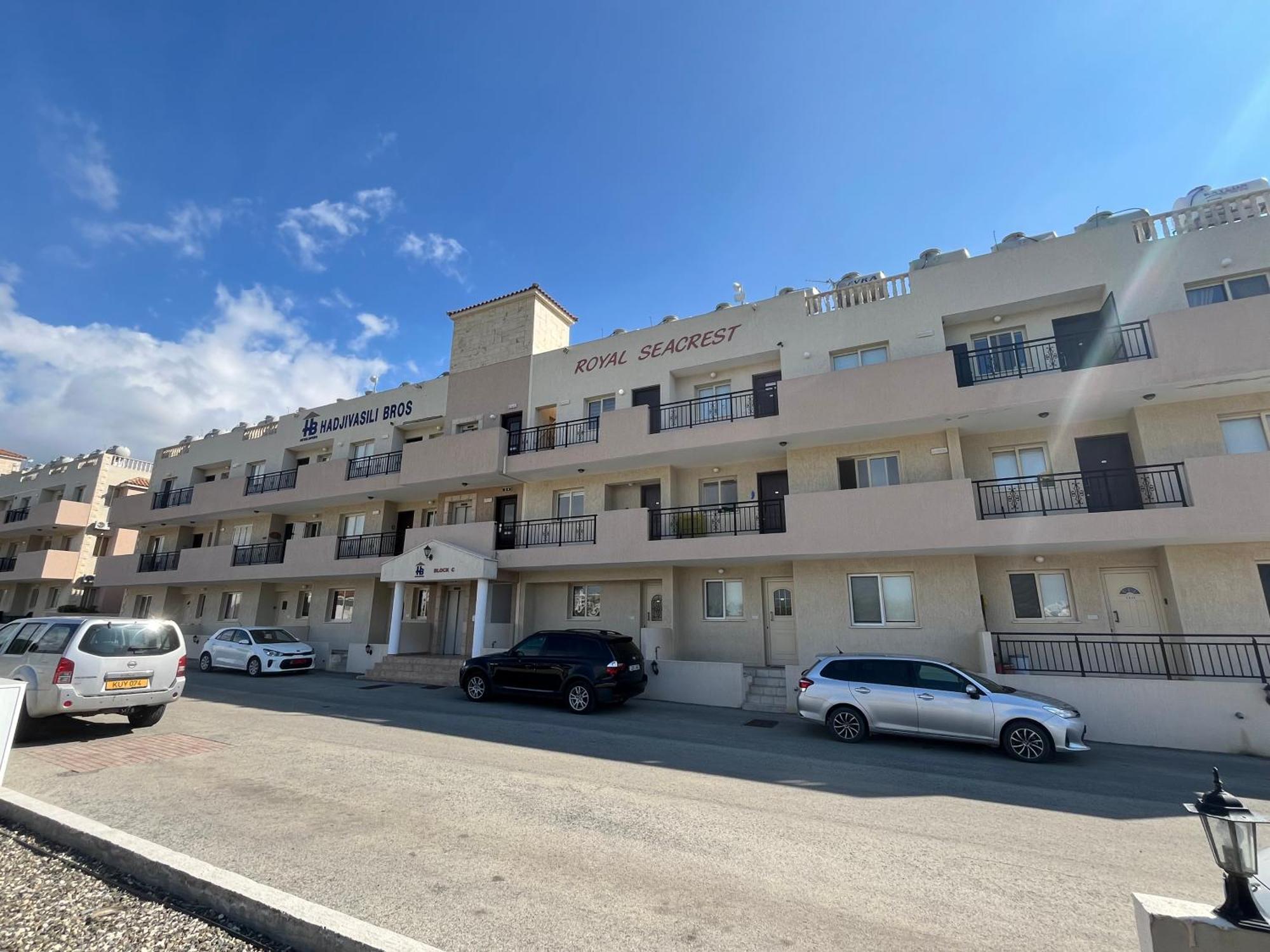 Royal Seacrest Residence Paphos Exterior photo